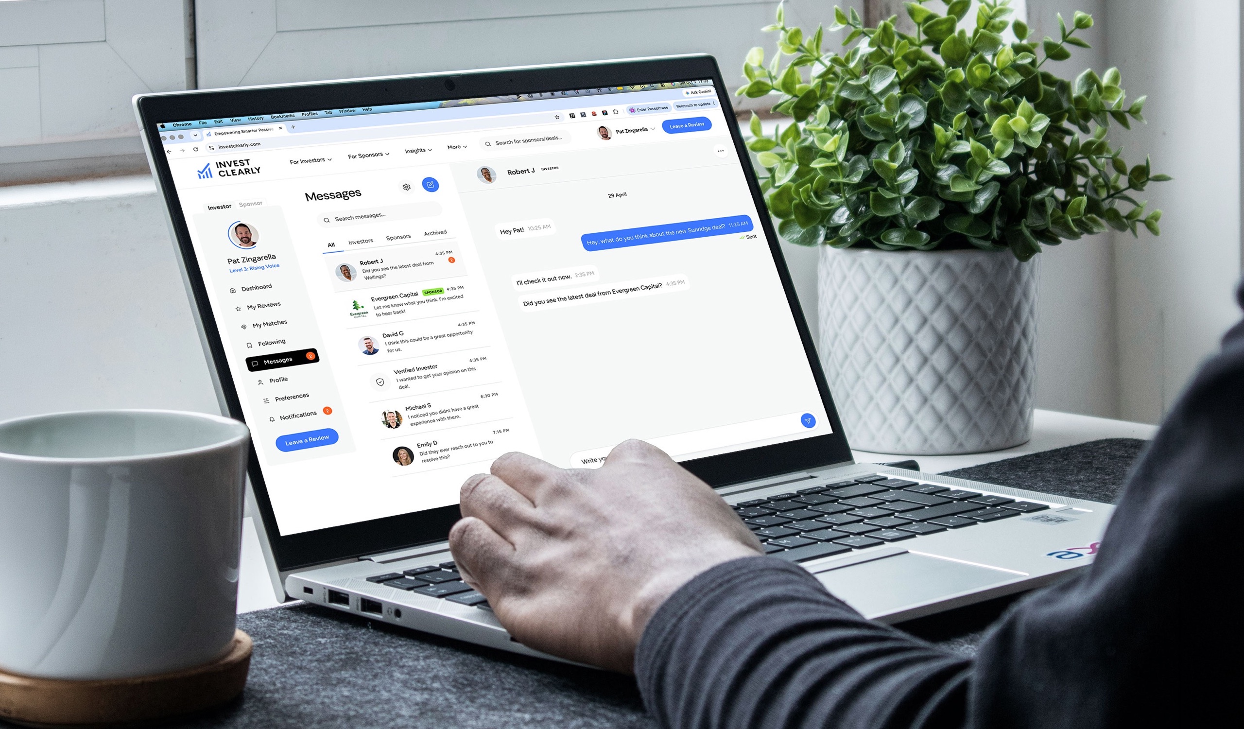 An investor messaging other investors on Invest Clearly